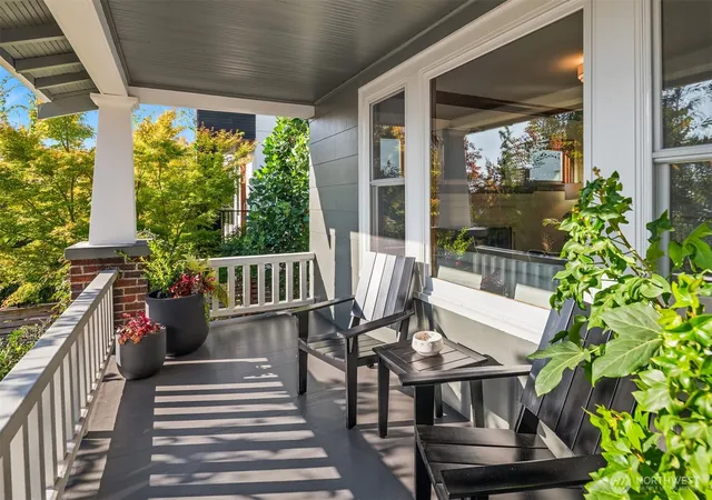 Photo 2 of Sale Pending at 3915 Sunnyside Ave N, Seattle, WA 98103 | MLS# NWM2582667 | Listing updated on 2026-09-22