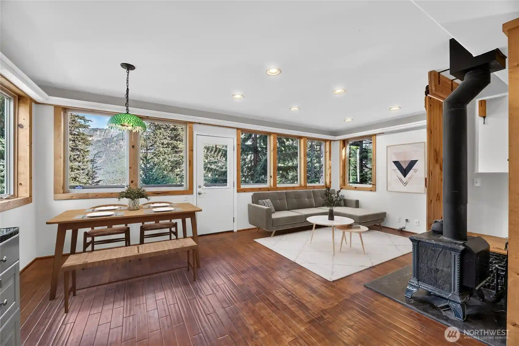 Photo 1 of Single family home for sale at 921 Snoqualmie Dr, Snoqualmie Pass, WA 98068 | MLS# NWM2582668 | Listing updated on 2026-10-24