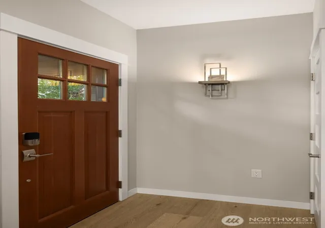 Photo 3 of Sale Pending at 3516 Carr Pl N, Seattle, WA 98103 | MLS# NWM2582673 | Listing updated on 2026-09-26