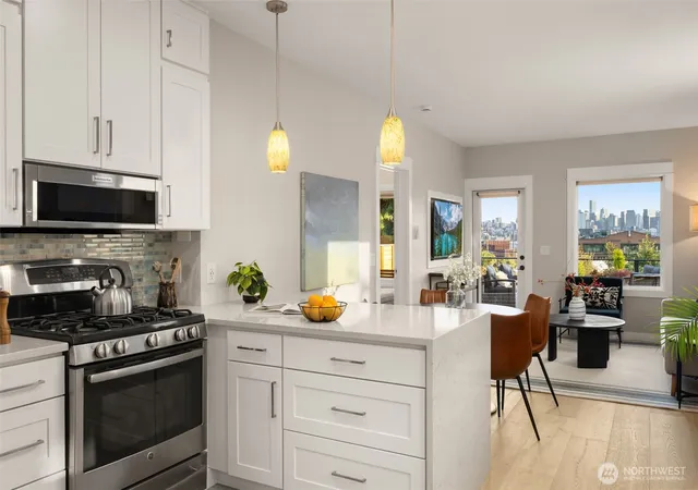 Photo 4 of Sale Pending at 3516 Carr Pl N, Seattle, WA 98103 | MLS# NWM2582673 | Listing updated on 2026-09-26