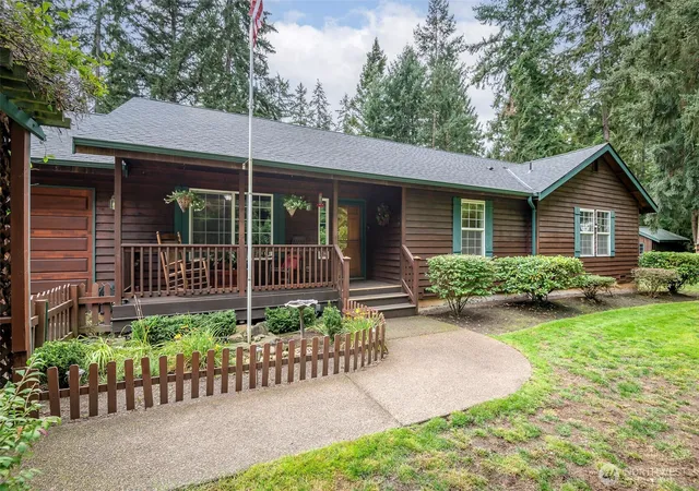 Single family home for sale at 34028 48th Avenue E, Eatonville, WA 98328 | MLS# NWM2582674