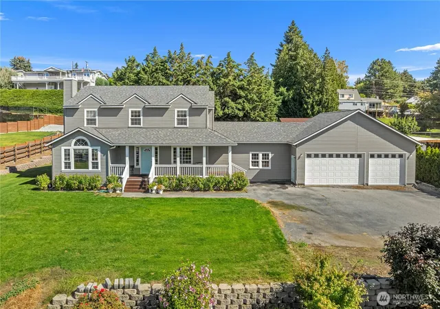 Photo 3 of Single family home for sale at 2403 NW Columbia Ave, East Wenatchee, WA 98802 | MLS# NWM2582680 | Listing updated on 2026-09-24