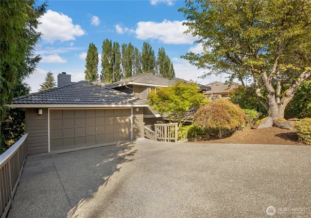 Single family home for sale at 4618 NE 89th Street, Seattle, WA 98115 | MLS# NWM2582687