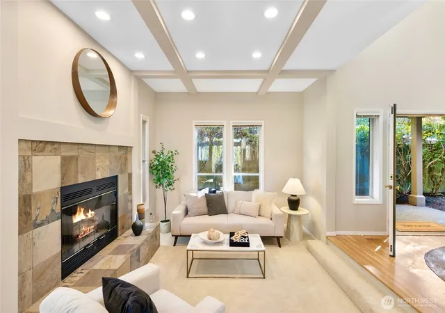 Photo 4 of Single family home for sale at 4618 NE 89th Street, Seattle, WA 98115 | MLS# NWM2582687 | Listing updated on 2026-09-30