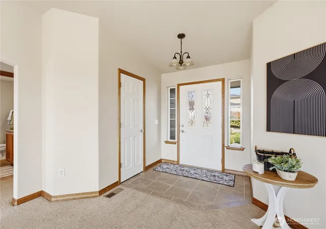 Photo 3 of Sale Pending at 2304 Cyn Hills Dr, East Wenatchee, WA 98802 | MLS# NWM2582693 | Listing updated on 2026-10-02
