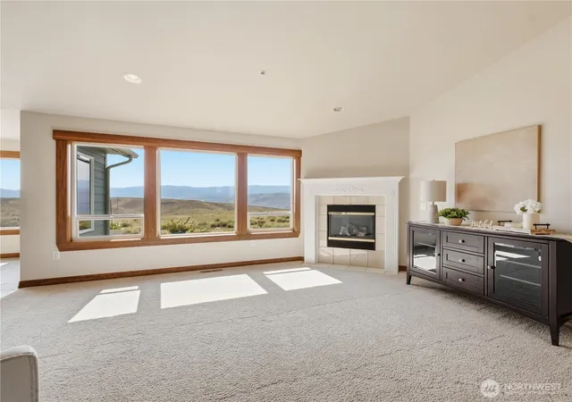 Photo 4 of Sale Pending at 2304 Cyn Hills Dr, East Wenatchee, WA 98802 | MLS# NWM2582693 | Listing updated on 2026-10-02