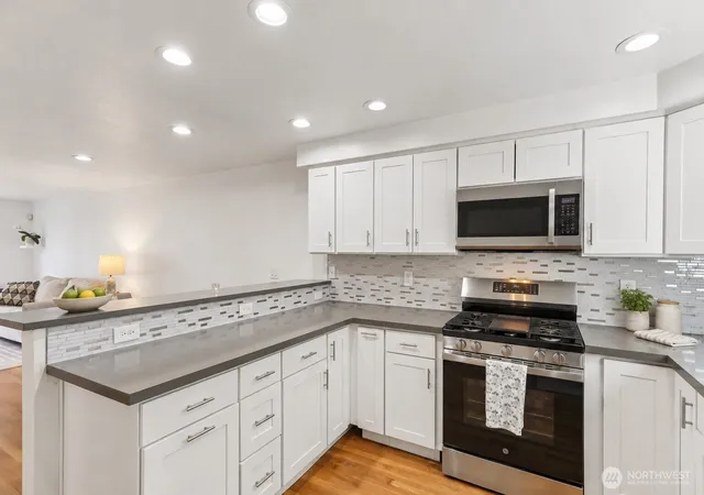 Photo 2 of Townhouse for sale at 12333 28th Avenue Ne #B, Seattle, WA 98125 | MLS# NWM2582695 | Listing updated on 2026-09-30