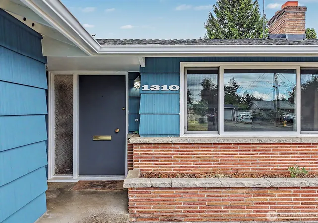 Photo 3 of Single family home for sale at 1310 24th Street SE, Auburn, WA 98002 | MLS# NWM2582696 | Listing updated on 2026-10-01