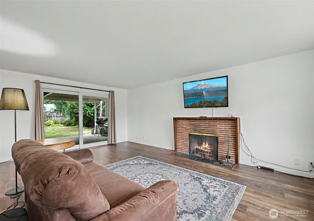 Photo 4 of Single family home for sale at 1310 24th Street SE, Auburn, WA 98002 | MLS# NWM2582696 | Listing updated on 2026-10-01