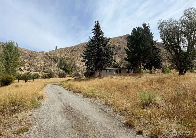 Photo 2 of Manufactured home for sale at 762 Twisp Winthrop Eastside Rd, Winthrop, WA 98862 | MLS# NWM2582702 | Listing updated on 2026-09-19