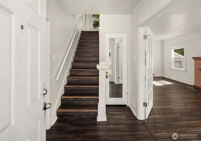 Photo 2 of Single family home for sale at 5018 20th Avenue Ne, Seattle, WA 98105 | MLS# NWM2582722 | Listing updated on 2026-10-12