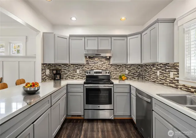 Photo 4 of Single family home for sale at 5018 20th Avenue NE, Seattle, WA 98105 | MLS# NWM2582722 | Listing updated on 2026-10-12