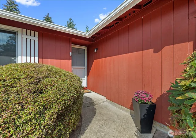 Photo 2 of Sale Pending at 1904 7th Street Sw, Puyallup, WA 98371 | MLS# NWM2582729 | Listing updated on 2026-09-30