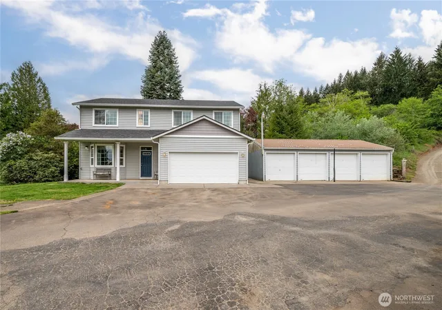 Photo 3 of Sale Pending at 2208 Coal Crk, Longview, WA 98632 | MLS# NWM2582731 | Listing updated on 2026-09-21