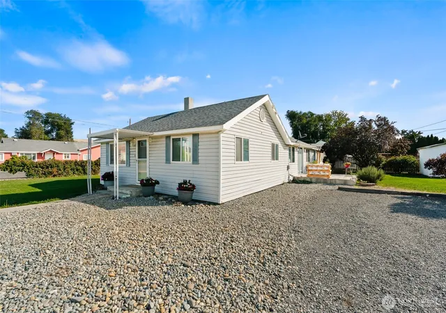 Photo 1 of Sale Pending at 709 N 28th Avenue, Yakima, WA 98902 | MLS# NWM2582741 | Listing updated on 2026-10-02
