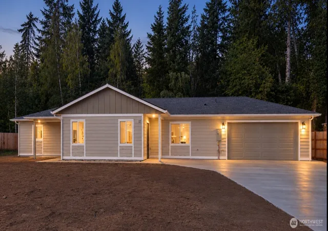 Single family home for sale at 17 Pebble Crk Ct, Elma, WA 98541 | MLS# NWM2582744