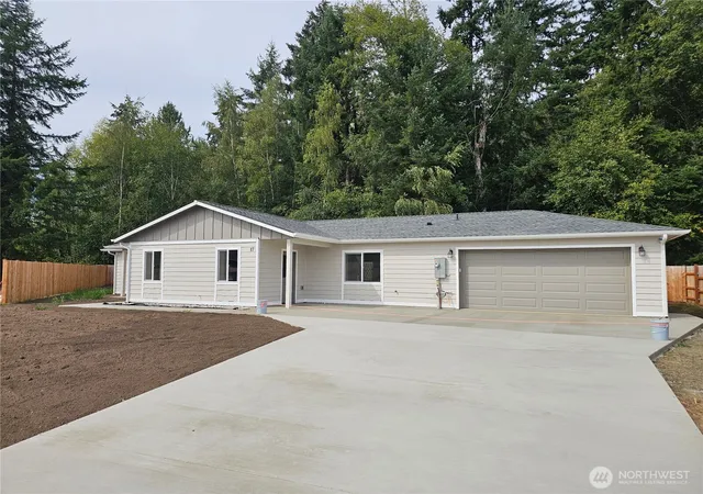 Photo 3 of Single family home for sale at 17 Pebble Crk Ct, Elma, WA 98541 | MLS# NWM2582744 | Listing updated on 2026-09-25