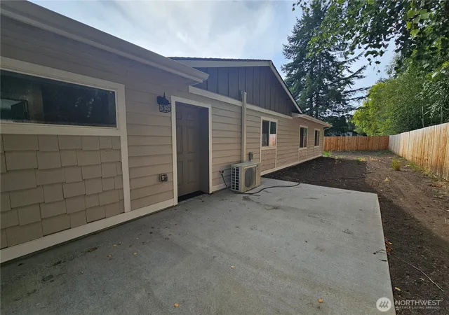 Photo 4 of Single family home for sale at 17 Pebble Crk Ct, Elma, WA 98541 | MLS# NWM2582744 | Listing updated on 2026-09-25