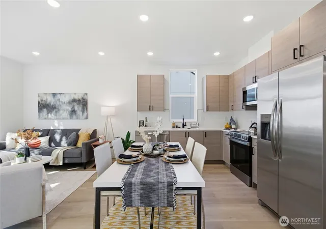 Photo 4 of Townhouse for sale at 807 S Sullivan St, Seattle, WA 98108 | MLS# NWM2582751 | Listing updated on 2026-09-21