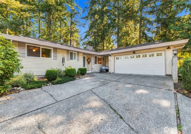 Photo 2 of Sale Pending at 4905 93rd Avenue W, University Place, WA 98467 | MLS# NWM2582757 | Listing updated on 2026-10-01