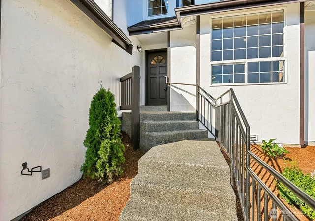 Photo 3 of Single family home for sale at 34907 56th Avenue S, Auburn, WA 98001 | MLS# NWM2582758 | Listing updated on 2026-09-28