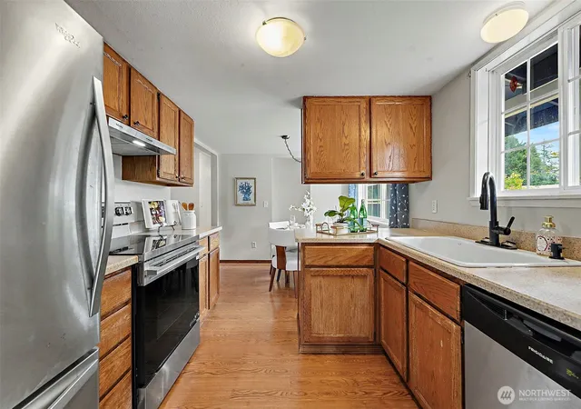 Photo 4 of Single family home for sale at 18852 SE 244th Place, Covington, WA 98042 | MLS# NWM2582777 | Listing updated on 2026-09-23