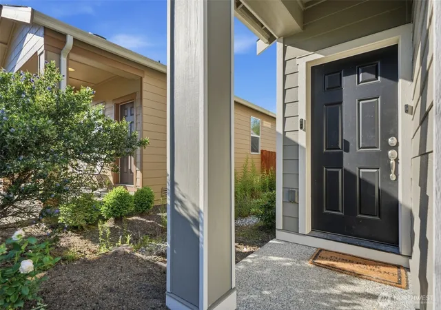 Photo 4 of Single family home for sale at 32525 Marguerite Ln, Sultan, WA 98294 | MLS# NWM2582790 | Listing updated on 2026-09-28