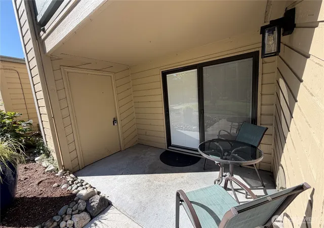 Photo 4 of Condo for sale at 4820 200th Street SW #B101, Lynnwood, WA 98036 | MLS# NWM2582794 | Listing updated on 2026-10-02