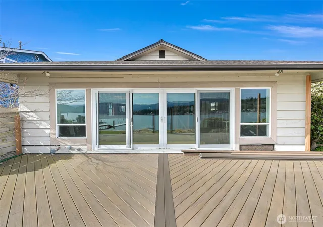 Photo 4 of Single family home for sale at 1538 Fairview St, Bellingham, WA 98229 | MLS# NWM2582798 | Listing updated on 2026-09-25