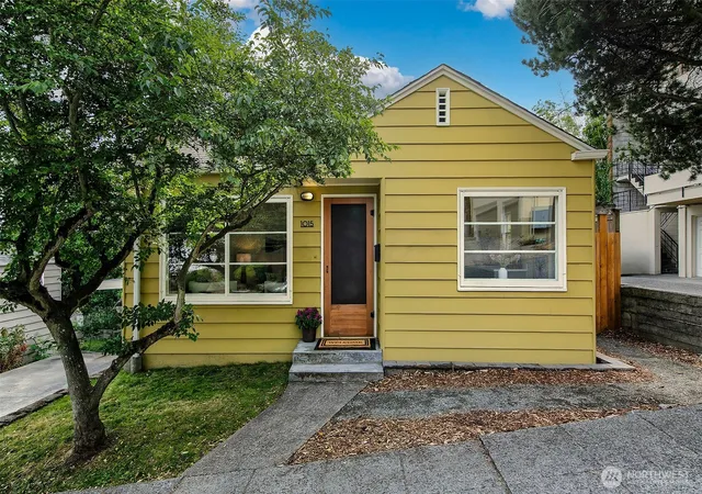 Photo 1 of Single family home for sale at 1015 N 40th Street, Seattle, WA 98103 | MLS# NWM2582803 | Listing updated on 2026-09-30