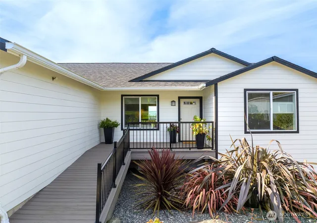Photo 3 of Single family home for sale at 38130 Fawn Rd Ne, Hansville, WA 98340 | MLS# NWM2582806 | Listing updated on 2026-10-09