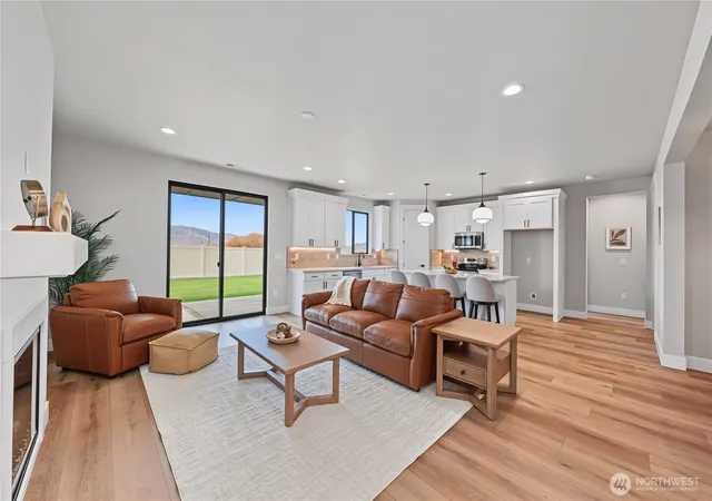 Photo 3 of Single family home for sale at 526 S Oasis Loop, East Wenatchee, WA 98802 | MLS# NWM2582808 | Listing updated on 2026-09-30