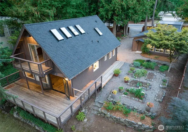 Photo 1 of Single family home for sale at 4908 W Tapps Dr E, Lake Tapps, WA 98391 | MLS# NWM2582811 | Listing updated on 2026-09-27