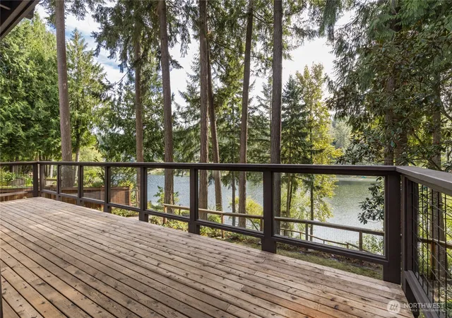 Photo 4 of Single family home for sale at 4908 W Tapps Dr E, Lake Tapps, WA 98391 | MLS# NWM2582811 | Listing updated on 2026-09-27