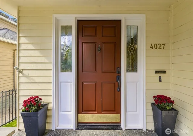 Photo 2 of Pending - Backup Offer Requested at 4027 35th Avenue W, Seattle, WA 98199 | MLS# NWM2582815 | Listing updated on 2026-09-29