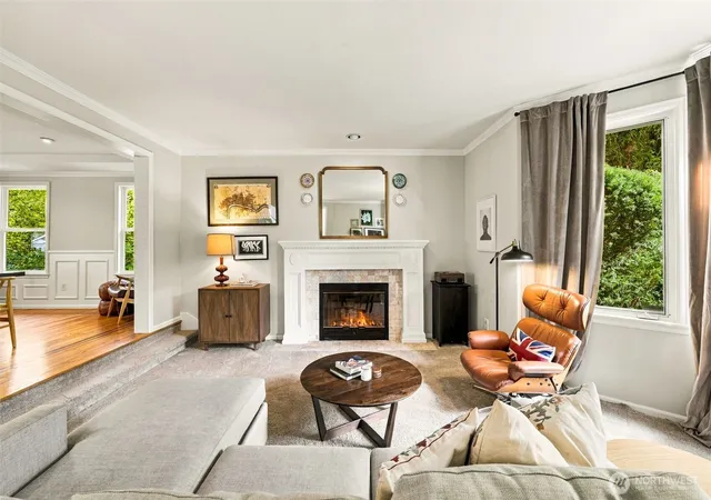 Photo 3 of Single family home for sale at 4027 35th Avenue W, Seattle, WA 98199 | MLS# NWM2582815 | Listing updated on 2026-09-29