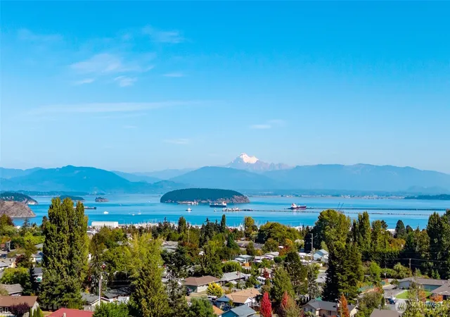 Photo 2 of Condo for sale at 3903 Ridge Top, Anacortes, WA 98221 | MLS# NWM2582822 | Listing updated on 2026-10-01