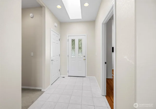 Photo 4 of Condo for sale at 3903 Ridge Top, Anacortes, WA 98221 | MLS# NWM2582822 | Listing updated on 2026-10-01