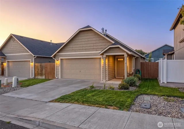 Photo 2 of Single family home for sale at 1202 Carver St, College Place, WA 99324 | MLS# NWM2582841 | Listing updated on 2026-10-02