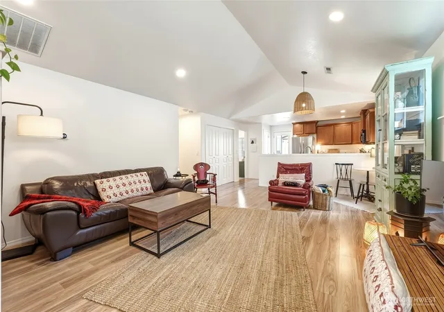 Photo 4 of Single family home for sale at 1202 Carver St, College Place, WA 99324 | MLS# NWM2582841 | Listing updated on 2026-10-02