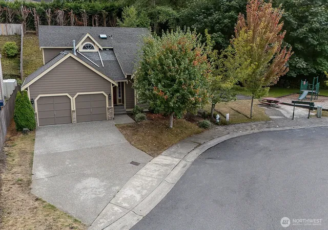 Photo 3 of Single family home for sale at 14733 Se 187th Circle, Renton, WA 98058 | MLS# NWM2582844 | Listing updated on 2026-09-25