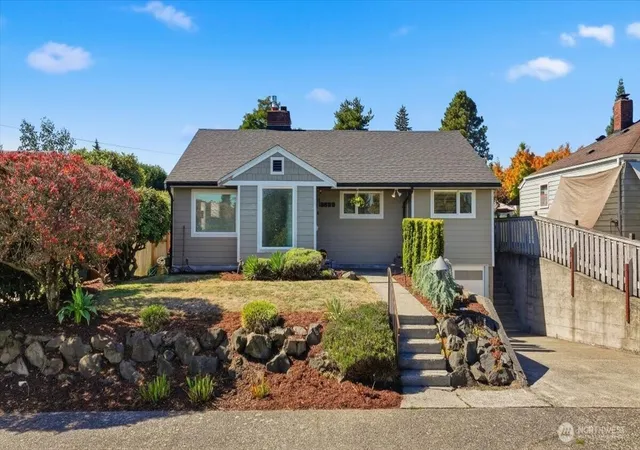 Photo 3 of Single family home for sale at 8629 36th Avenue Sw, Seattle, WA 98126 | MLS# NWM2582848 | Listing updated on 2026-09-29