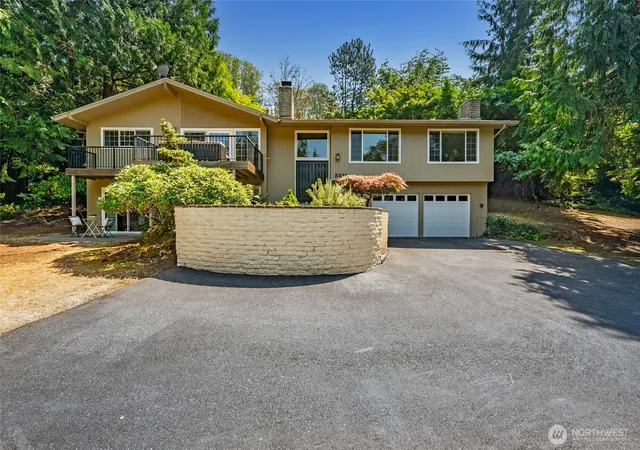 Photo 1 of Single family home for sale at 5212 W Mercer Pl, Mercer Island, WA 98040 | MLS# NWM2582850 | Listing updated on 2026-09-23