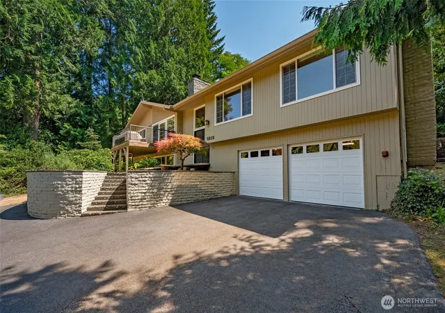 Photo 2 of Single family home for sale at 5212 W Mercer Pl, Mercer Island, WA 98040 | MLS# NWM2582850 | Listing updated on 2026-09-23