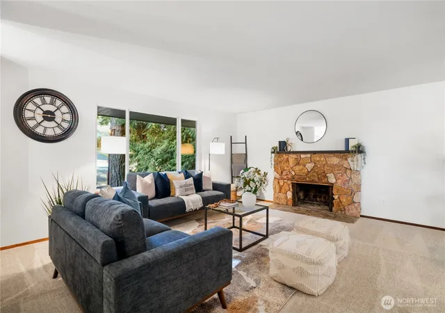 Photo 2 of Sale Pending at 9029 Cascadia Ave, Everett, WA 98208 | MLS# NWM2582858 | Listing updated on 2026-09-28