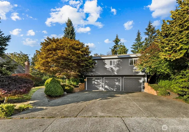 Photo 2 of Single family home for sale at 618 Nw 163rd Street, Shoreline, WA 98177 | MLS# NWM2582868 | Listing updated on 2026-10-01