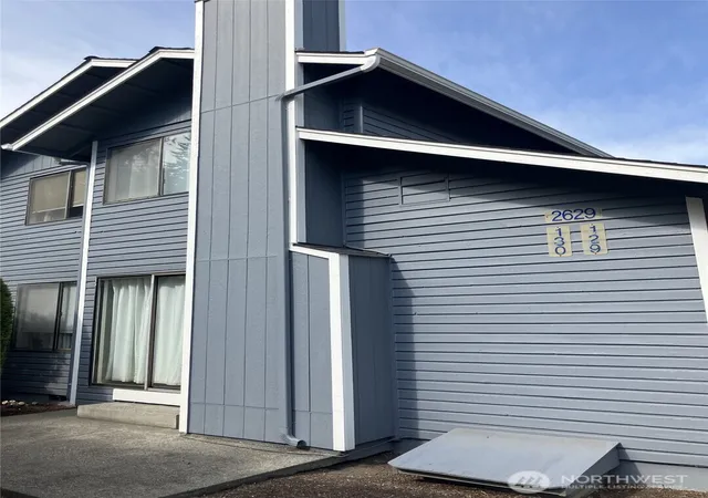 Photo 3 of Condo for sale at 2629 Firwood Ln #130, Mount Vernon, WA 98273 | MLS# NWM2582869 | Listing updated on 2026-09-23