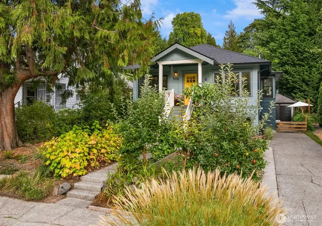 Photo 2 of Sale Pending at 3132 35th Avenue S, Seattle, WA 98144 | MLS# NWM2582874 | Listing updated on 2026-09-22