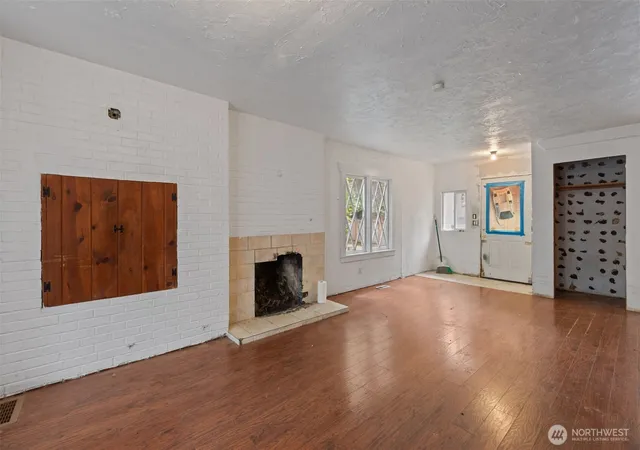 Photo 4 of Single family home for sale at 14629 24th Avenue SW, Burien, WA 98166 | MLS# NWM2582881 | Listing updated on 2026-10-01