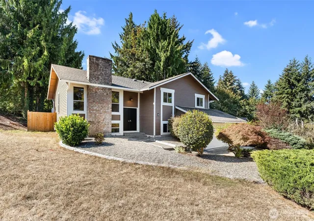 Photo 3 of Single family home for sale at 4203 Sw 328th Street, Federal Way, WA 98023 | MLS# NWM2582890 | Listing updated on 2026-09-22